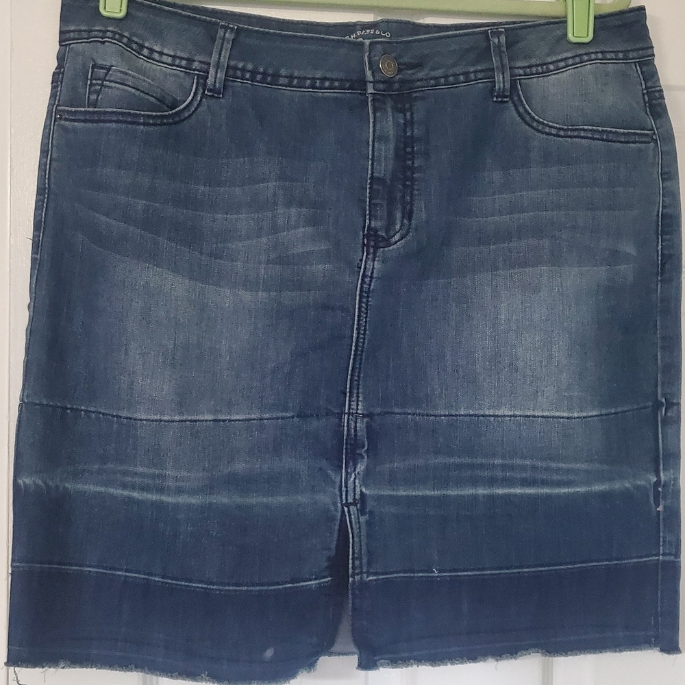 BASS Denim Stretch Skirt Dark Wash  Size 14 Front Slit Faded